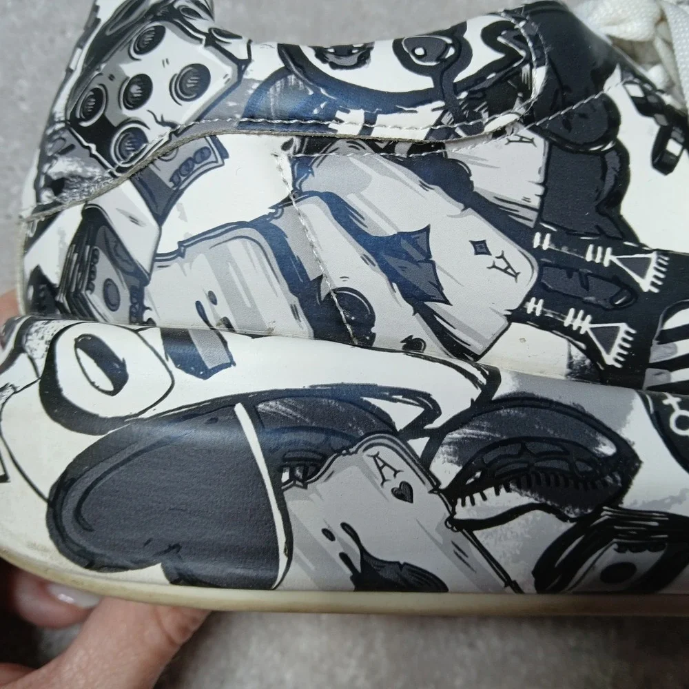 Funky Sneaker Graphics Women's 8.5 Black White Gray Love Card Heart LaceUp